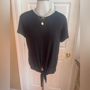 Jolie Women’s Lightweight Blk Short Sleeve Tie Front Top SZ M